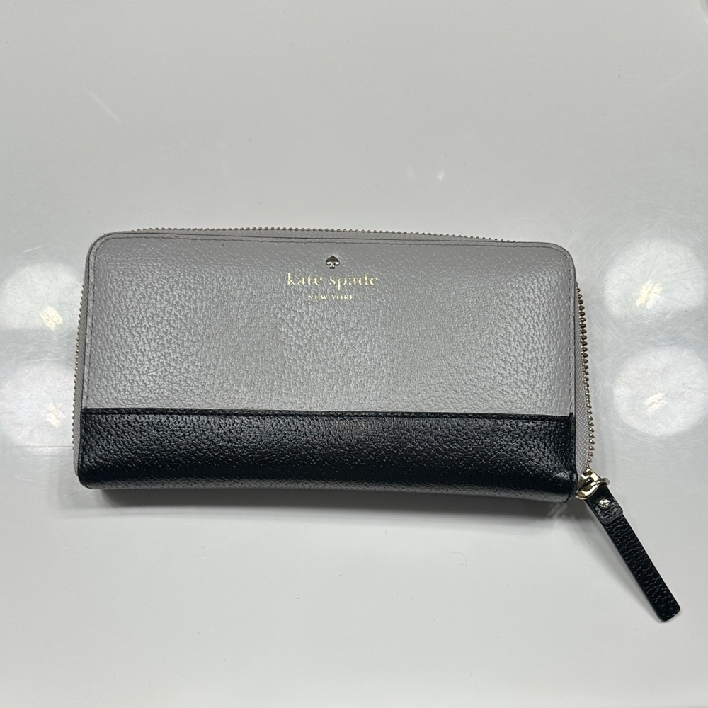 Kate Spade Two-Tone Gray and Black Wallet